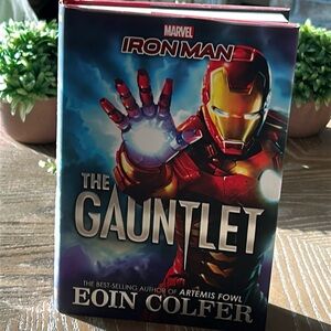 Iron Man The Gauntlet (2016, Hardcover) Super Hero Comic Book Action Marvel